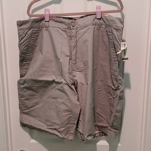 Reversible cargo shorts